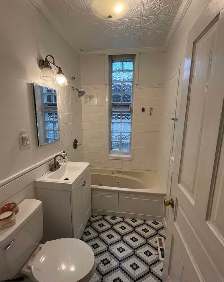 2280 N Clybourn Ave #1 - Photo 3 of 12