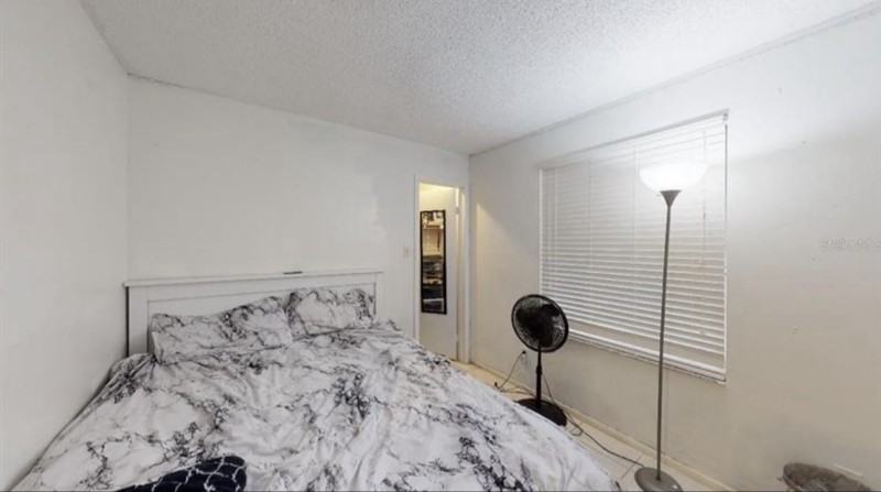 1413 Tiverton Dr - Photo 4 of 9