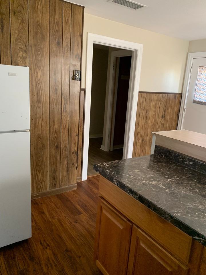 5707 Country Club Dr - Photo 4 of 11