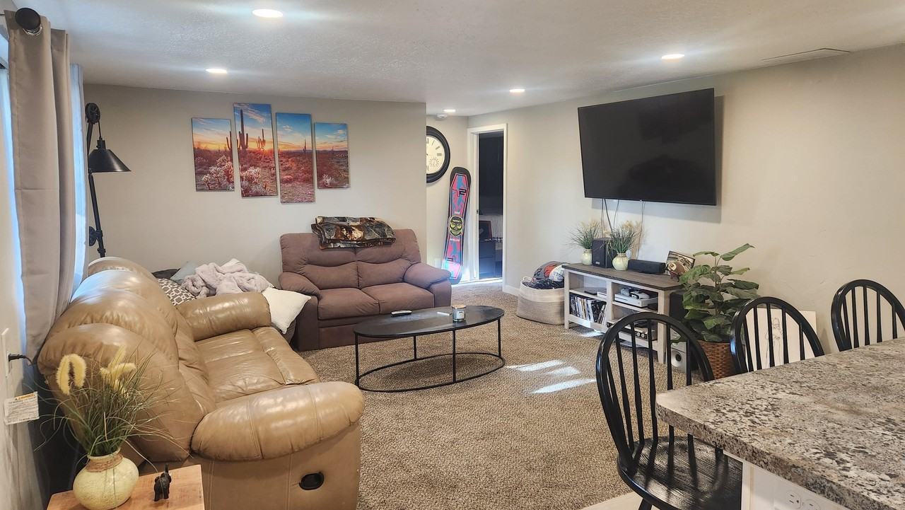 3779 Jackson Ave - Photo 3 of 15