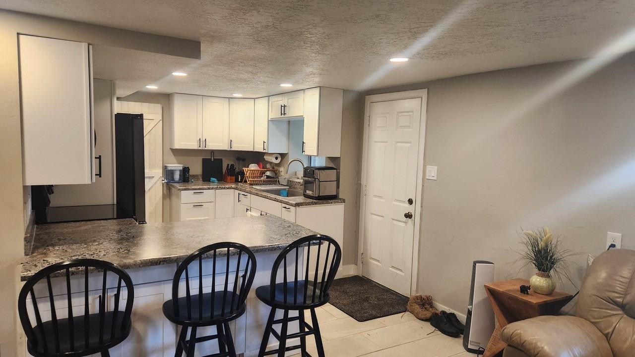 3779 Jackson Ave - Photo 4 of 15