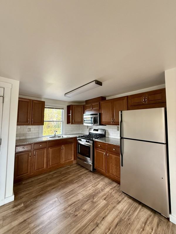 15 Albany St #4