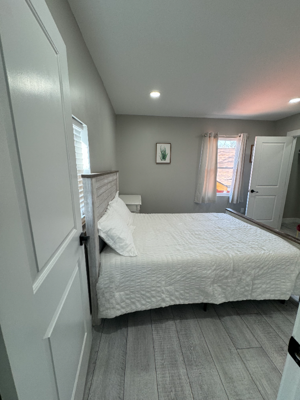 328 N Euclid Ave #C - Photo 4 of 19