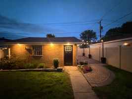 featured image of 1100 Elgin Ave #1