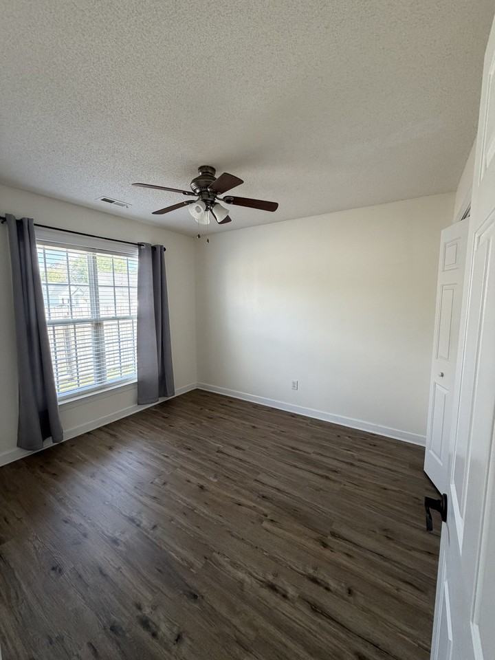 2385 Wedgewood Dr - Photo 5 of 10
