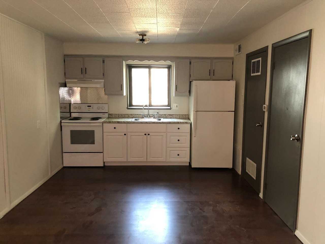 90 Vilsack St #I - Photo 2 of 6