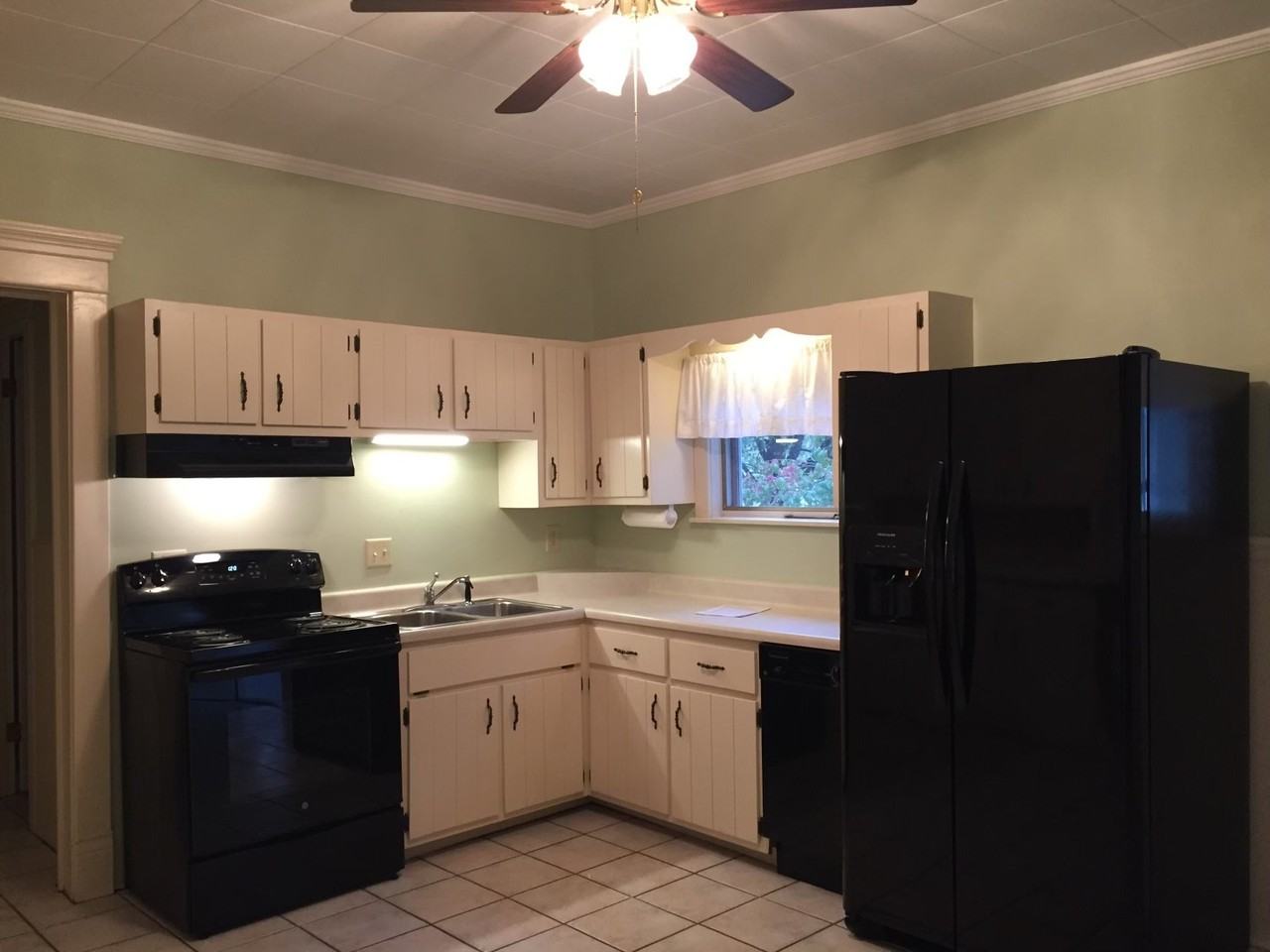 3921 Longview Ave - Photo 5 of 17