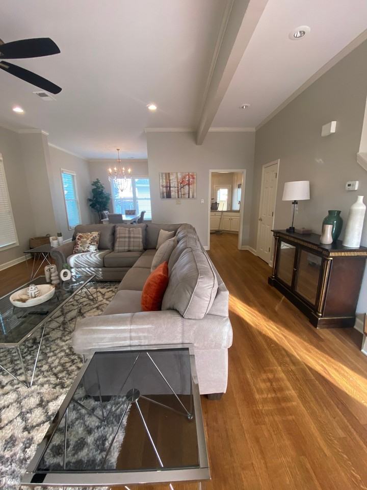 1018 Harbor Bend Cir - Photo 2 of 12