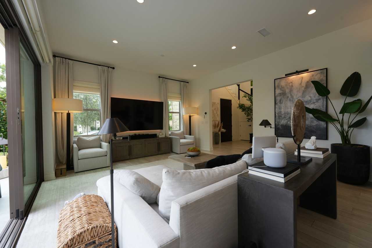 145 Plum Lily - Photo 4 of 38