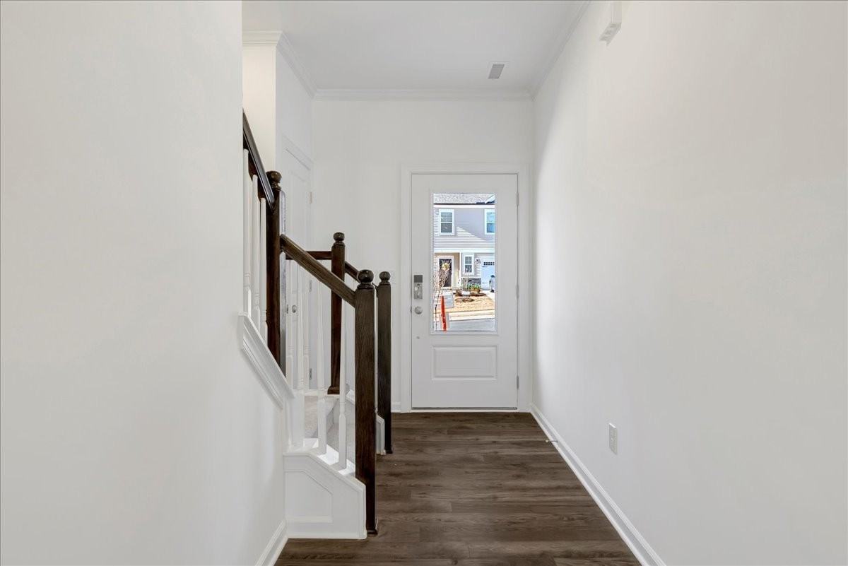256 Hank Way - Photo 2 of 17
