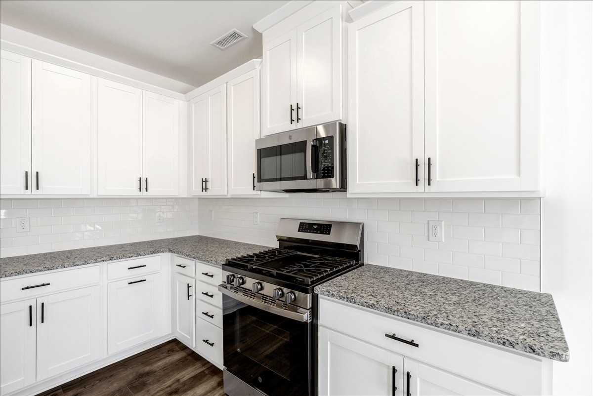 256 Hank Way - Photo 7 of 17