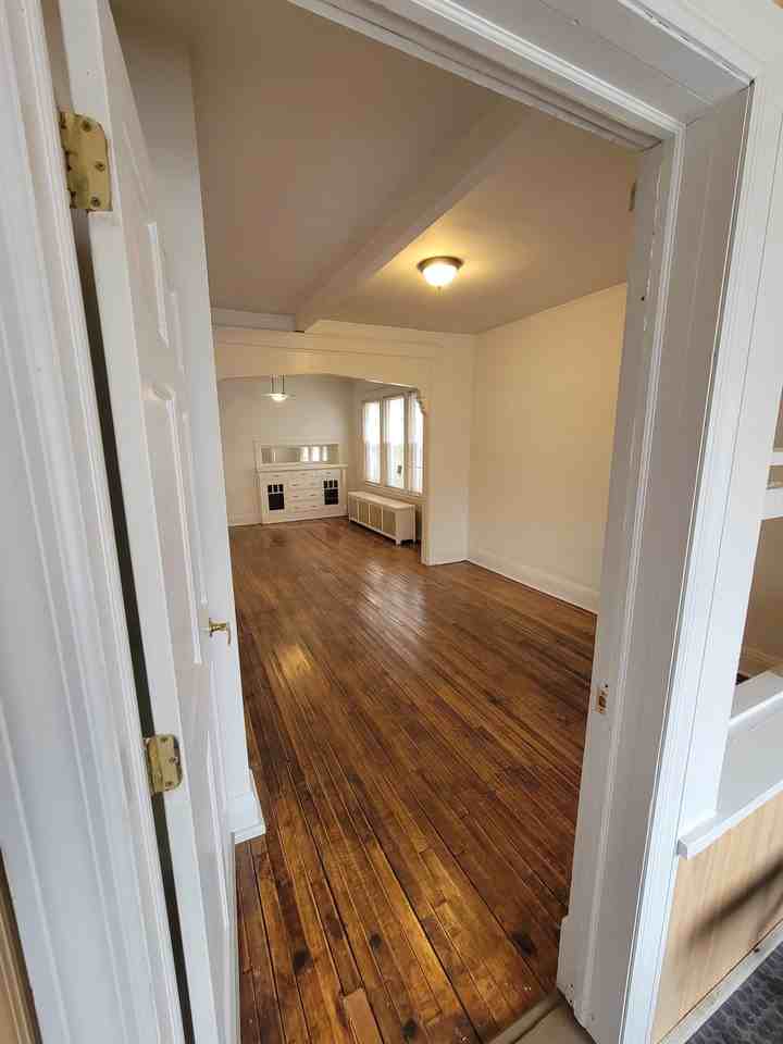 8035 S Coles Ave - Photo 5 of 20