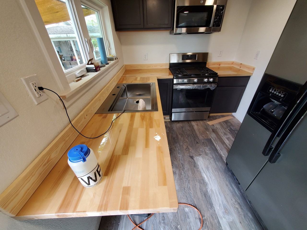 542 E 10th St - Photo 7 of 10
