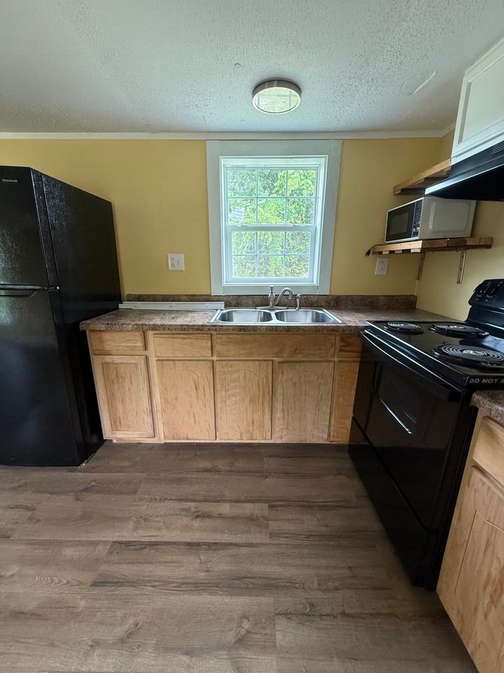 2020 W Barr Rd - Photo 4 of 19