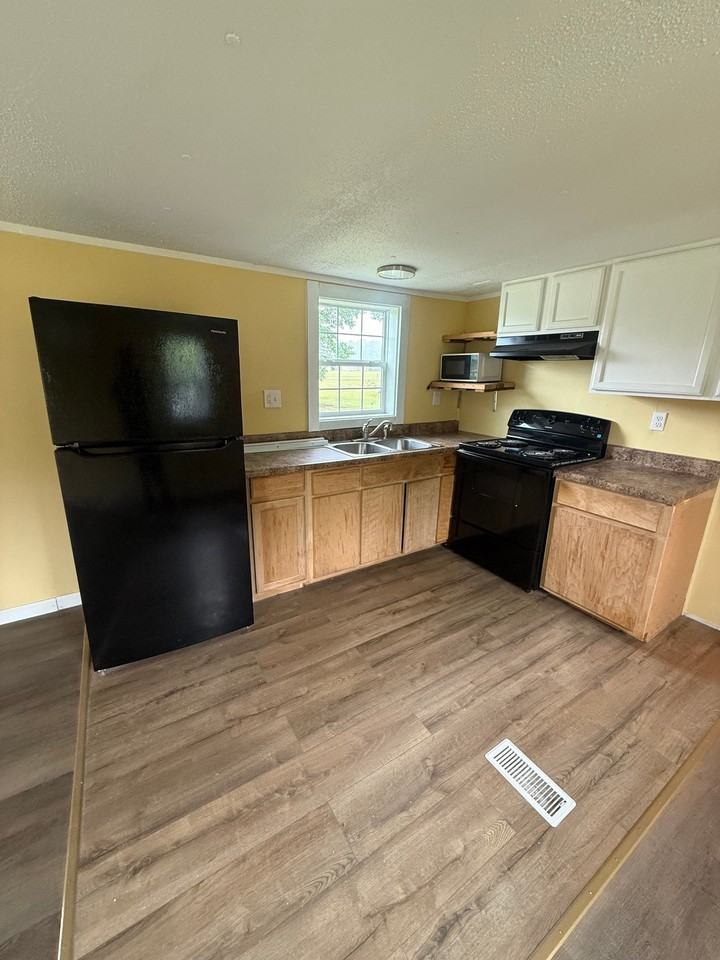 2020 W Barr Rd - Photo 5 of 19