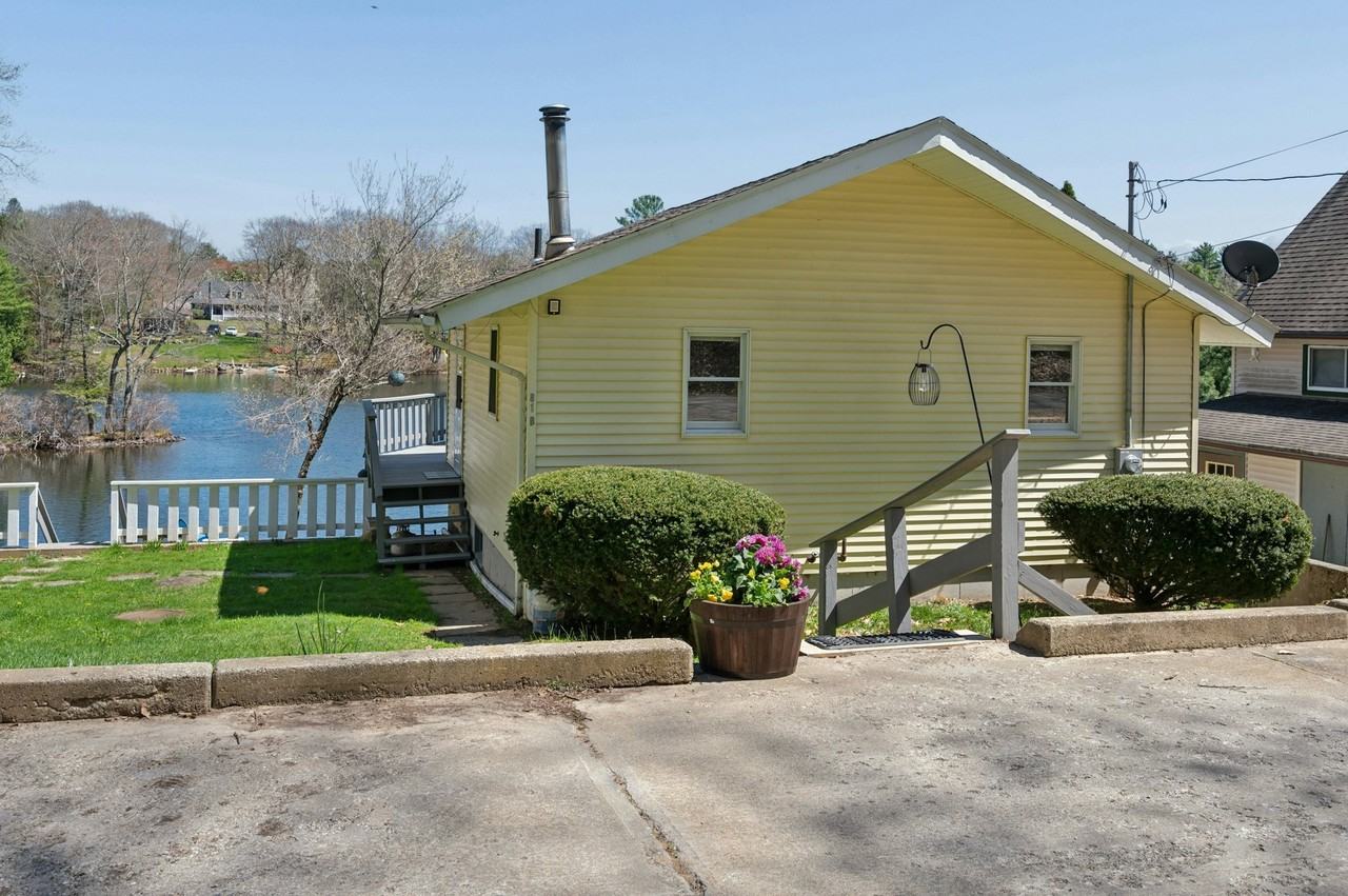 81A Jolicoeur Ave #B - Photo 2 of 20