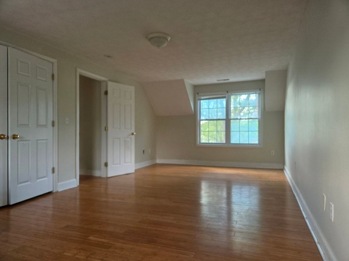 11 Pond St - Photo 5 of 13