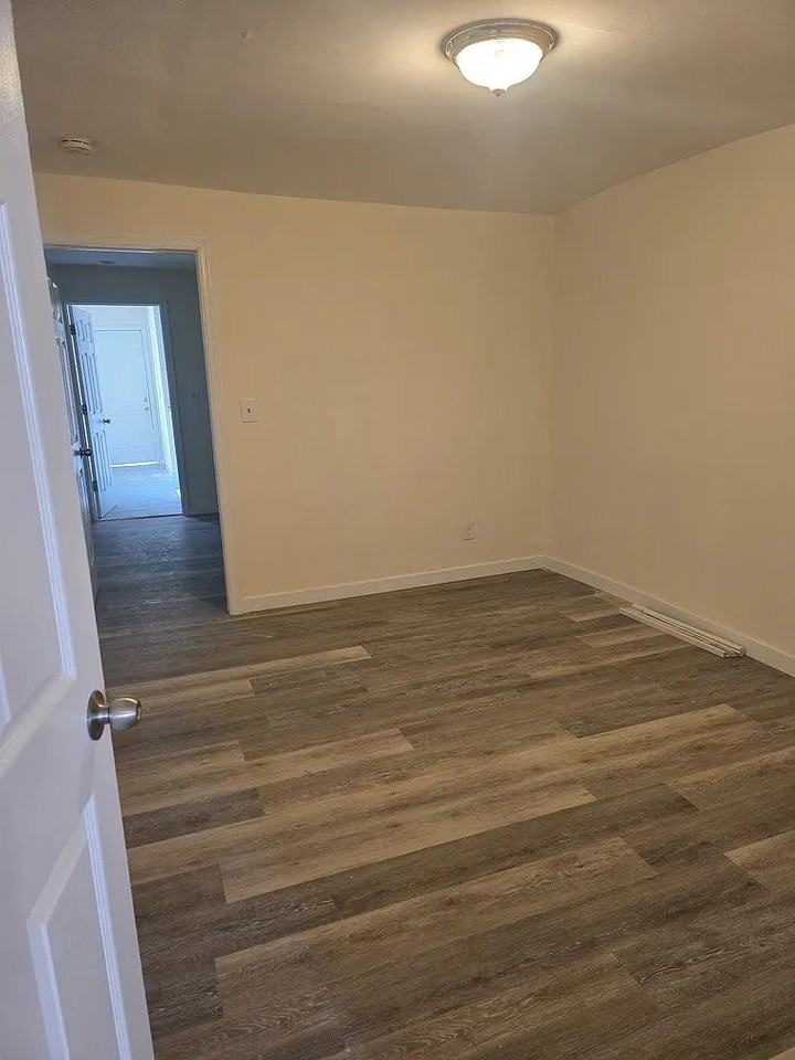 195 Central Ave #1B - Photo 5 of 9