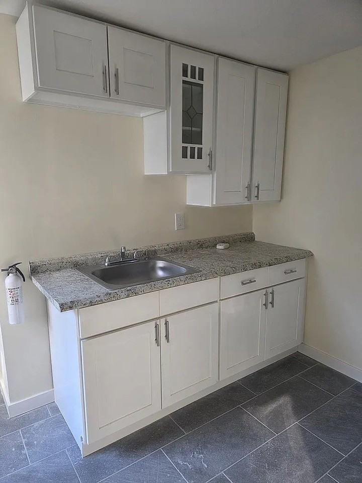 195 Central Ave #1B - Photo 7 of 9