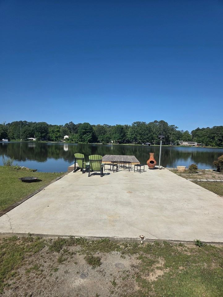 4560 Shore Dr - Photo 2 of 12