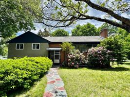 featured image of 10 Oriole Rd