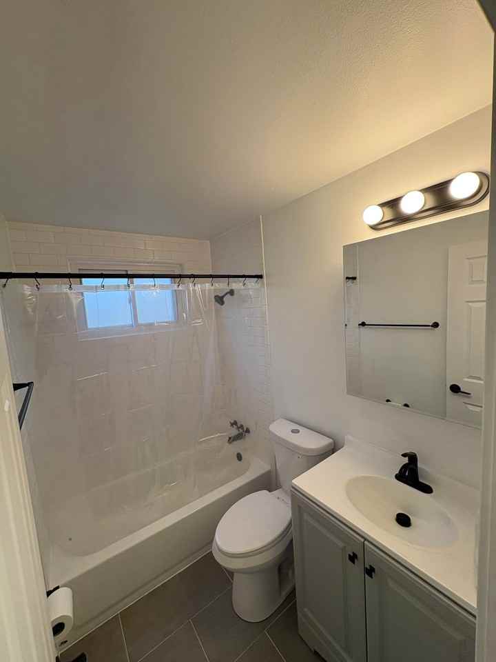 4832 Flower Ct - Photo 3 of 8