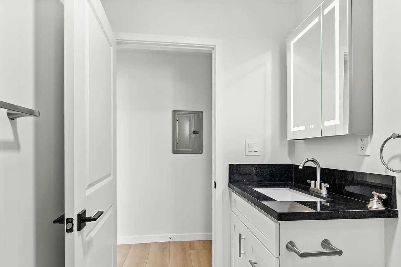 1902 N Hollywood Way #1 - Photo 4 of 16
