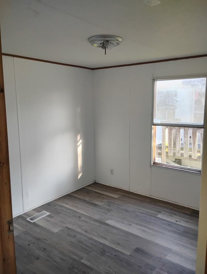 601 E Lincoln St #22 - Photo 3 of 8