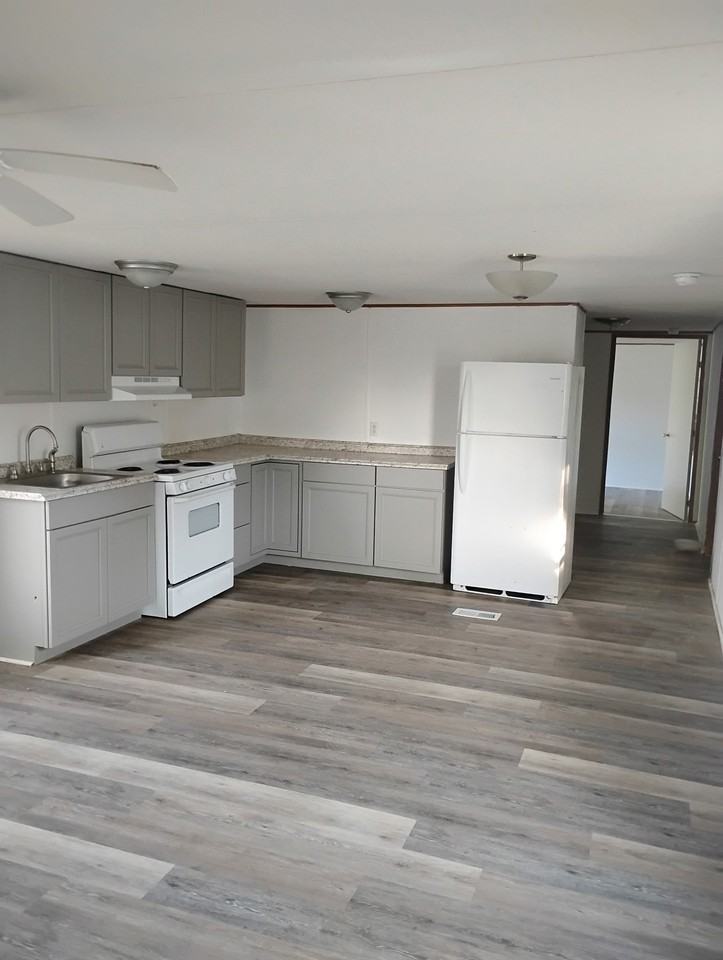 601 E Lincoln St #22 - Photo 7 of 8