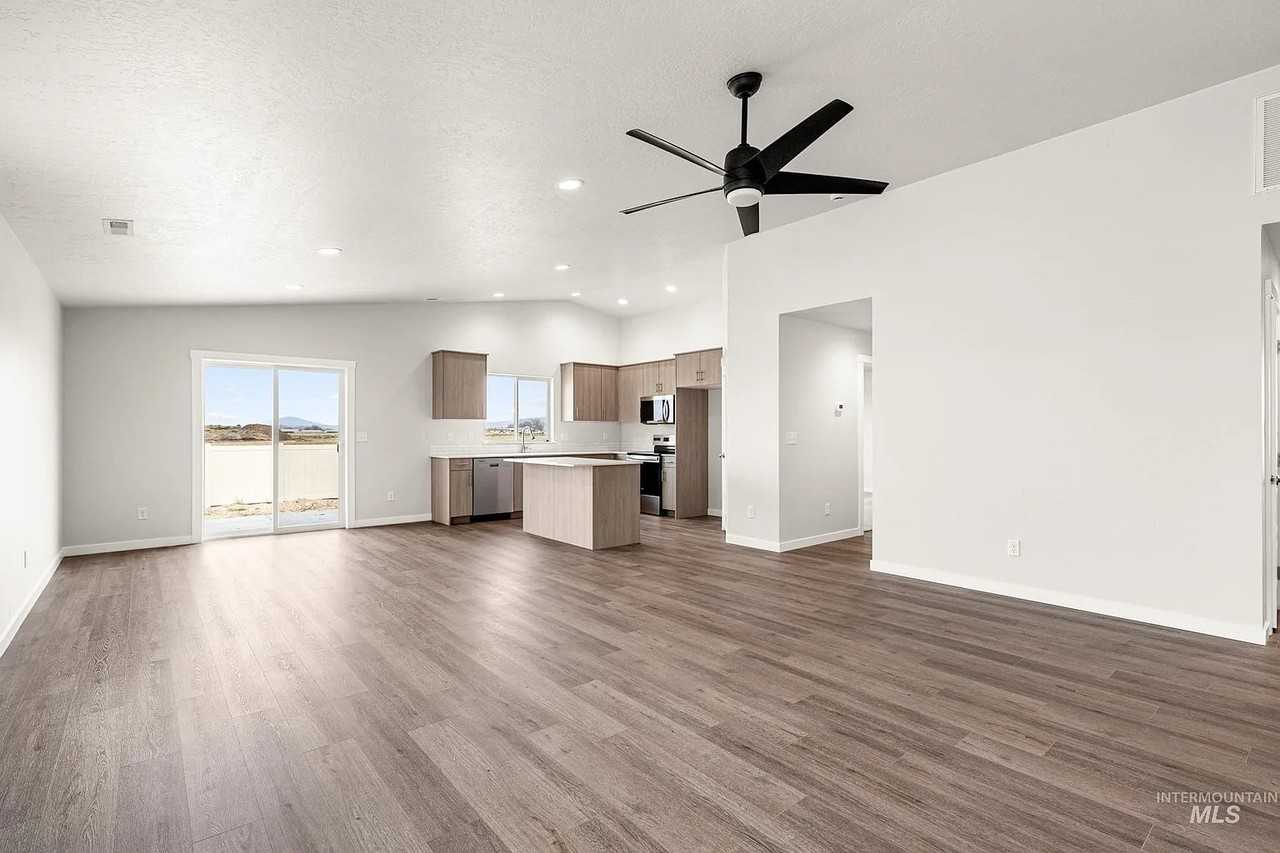 8295 E Presley Ct - Photo 3 of 17