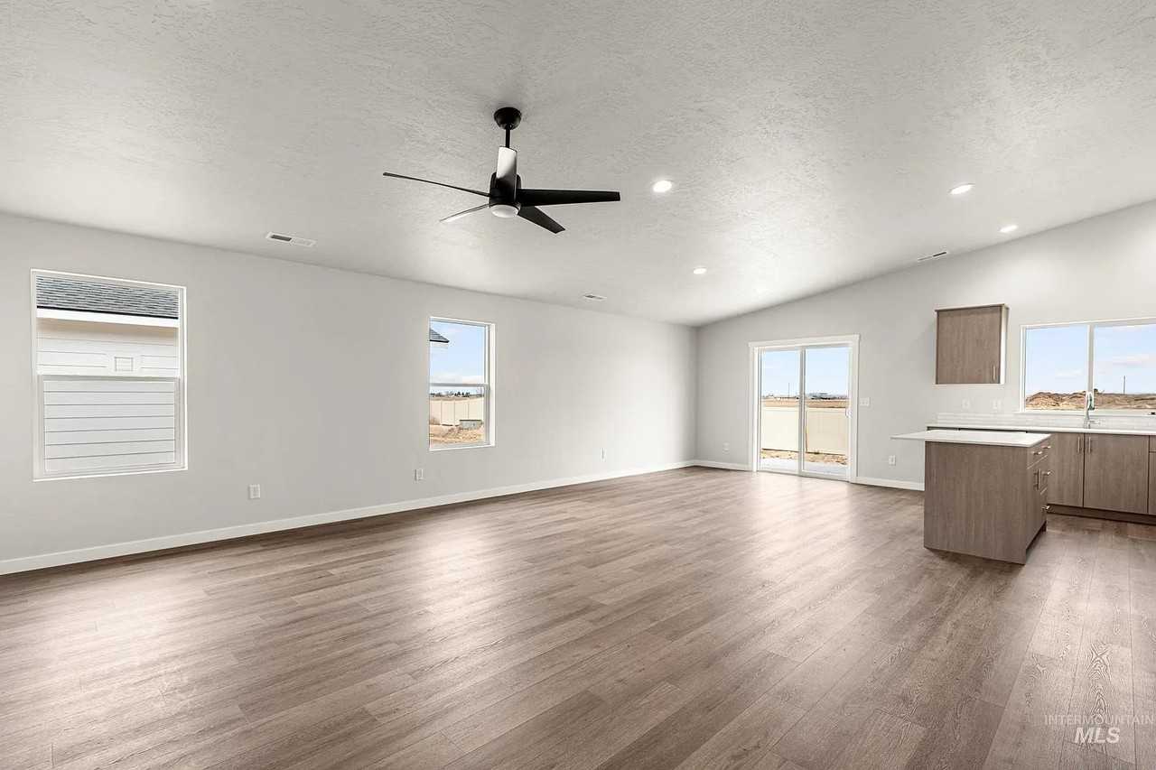 8295 E Presley Ct - Photo 5 of 17