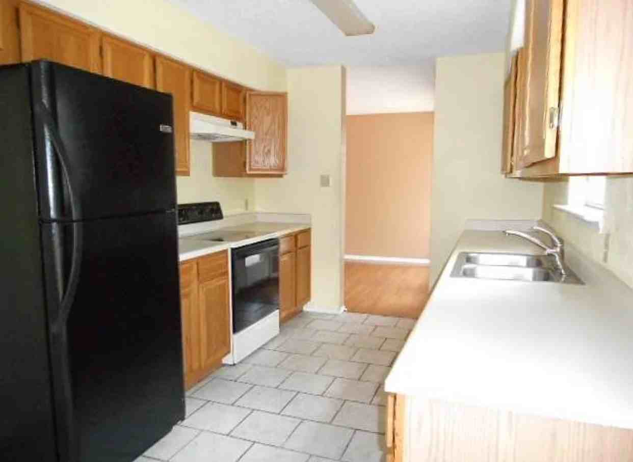 6420 Longmont Trl - Photo 3 of 9