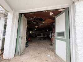 featured image of 945 E Park Ave