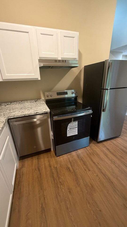 183 Vaughn Rd - Photo 3 of 6