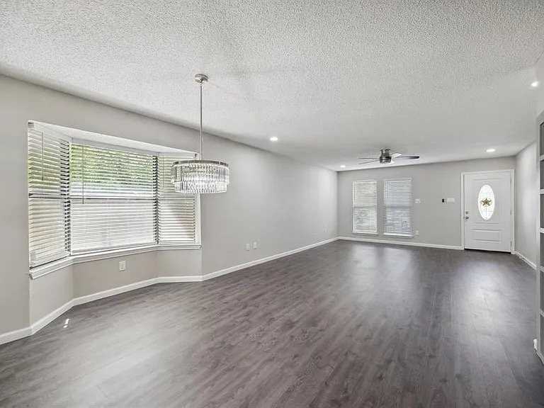 1706 Delaford Cir - Photo 3 of 11