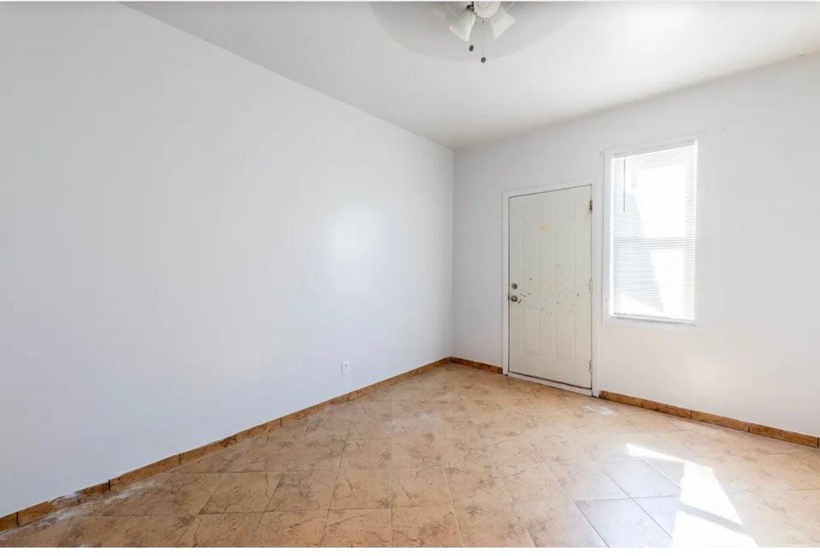 2752 S Kedvale Ave #2R - Photo 3 of 10