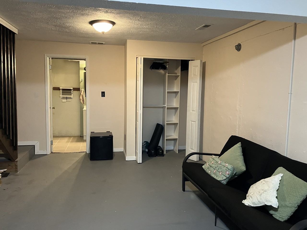 526 E Graham Pl - Photo 4 of 19