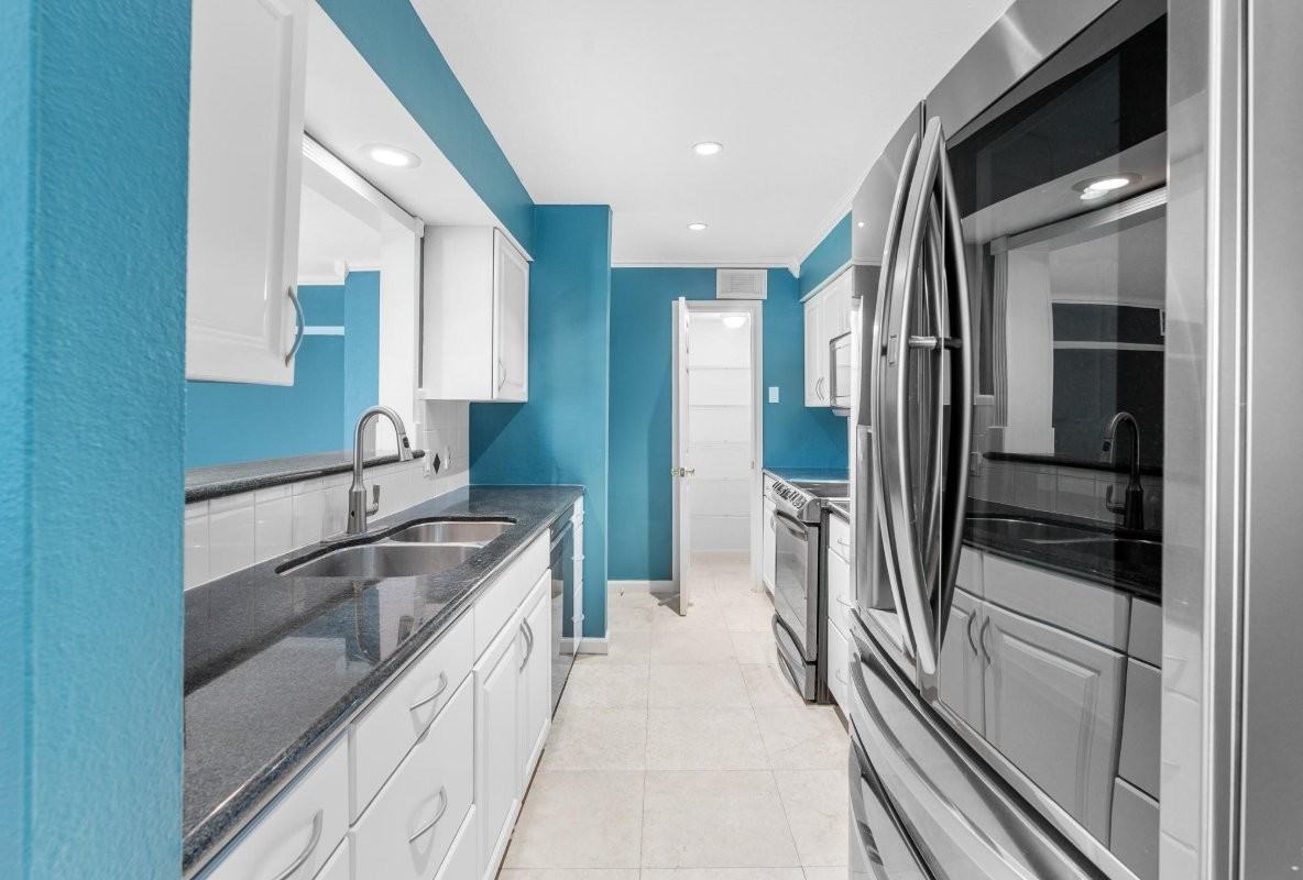 5514 Beverlyhill St #2 - Photo 5 of 18