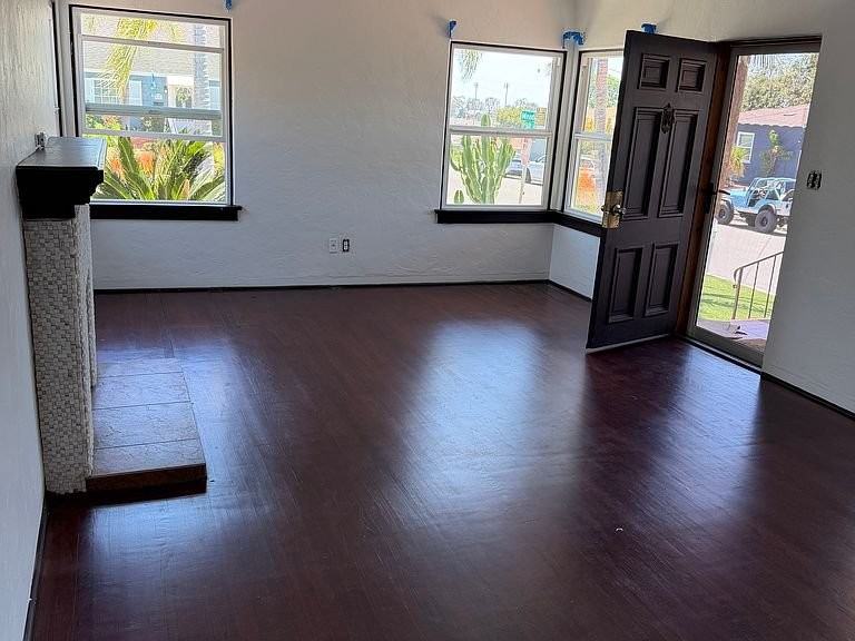 5606 Meade Ave - Photo 2 of 7