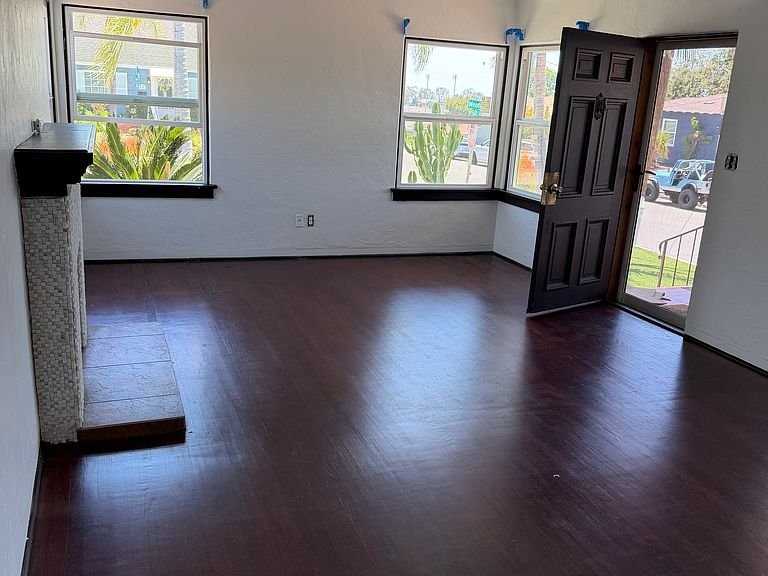 5606 Meade Ave - Photo 3 of 7