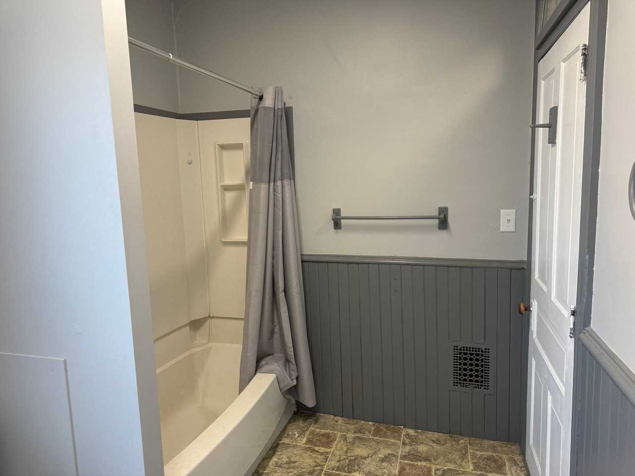 630 Penn Ave #3 - Photo 7 of 12