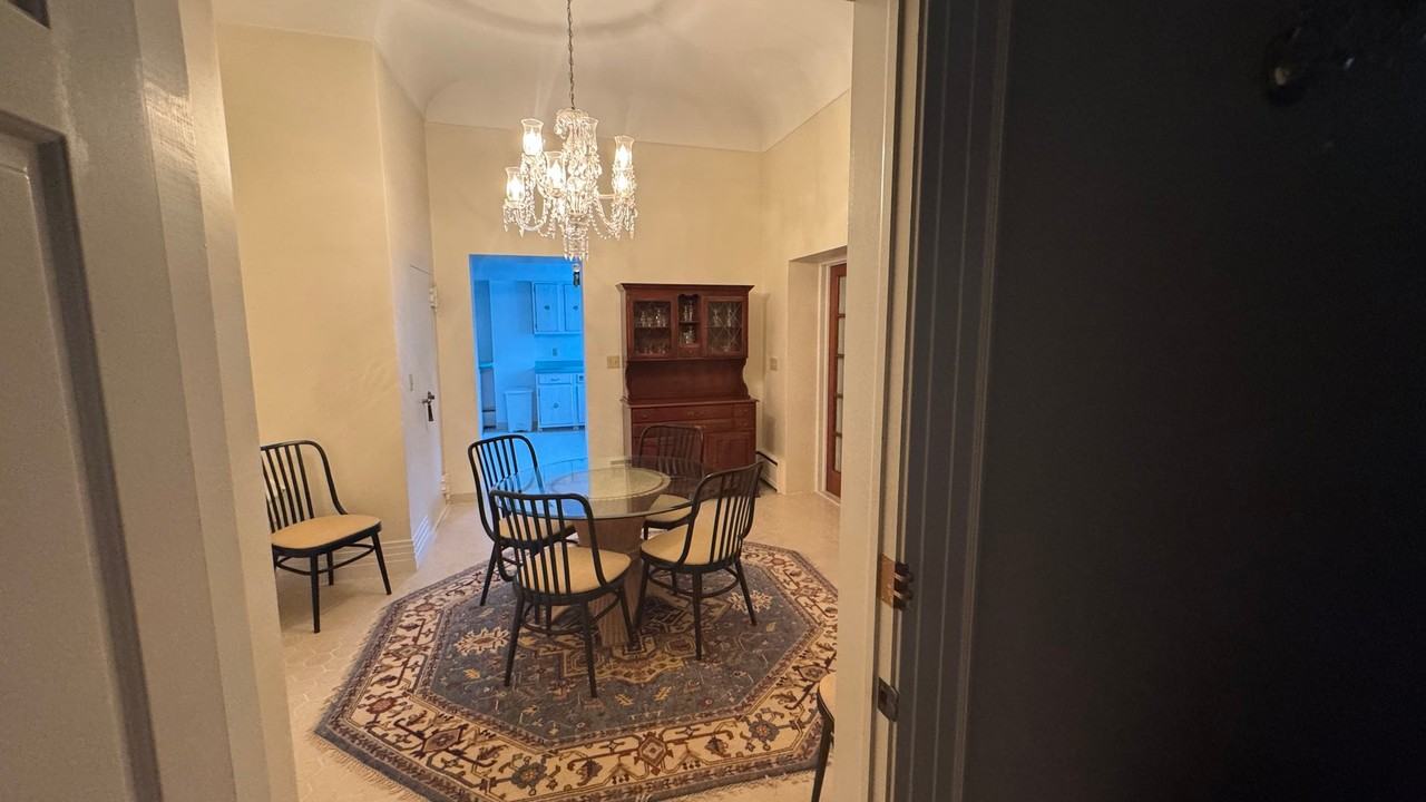 528 Washington St #4 - Photo 3 of 6