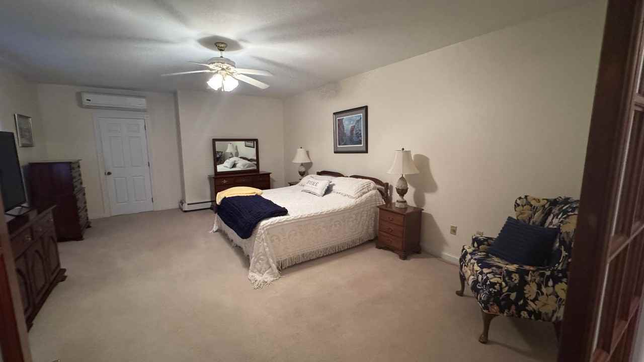 528 Washington St #4 - Photo 6 of 6