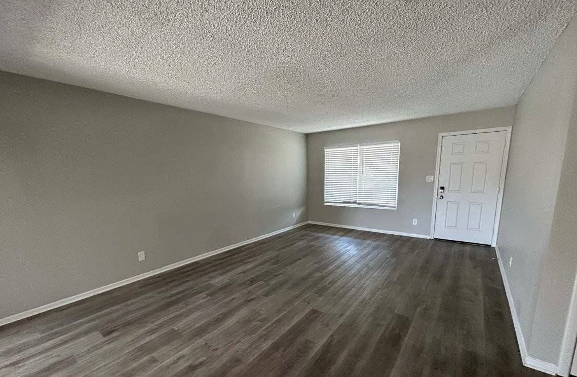 5435 W Altadena Ave - Photo 3 of 11