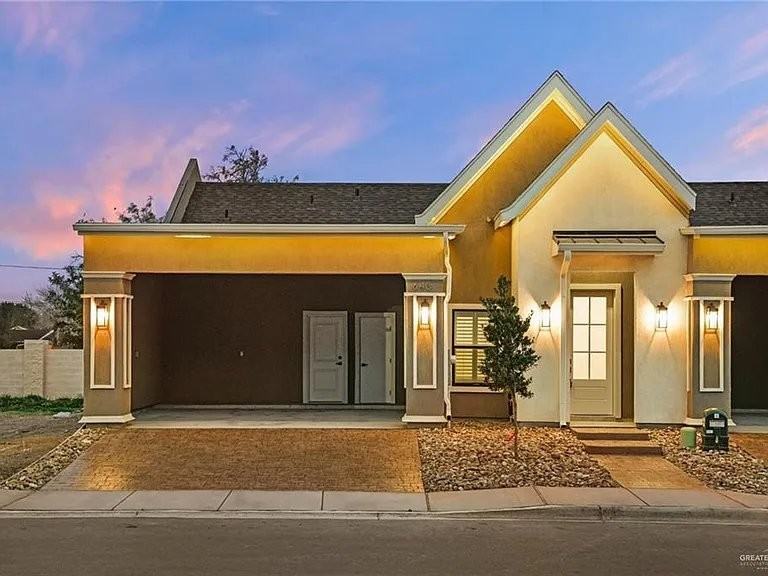 645 Esplanade Ct - Photo 3 of 19