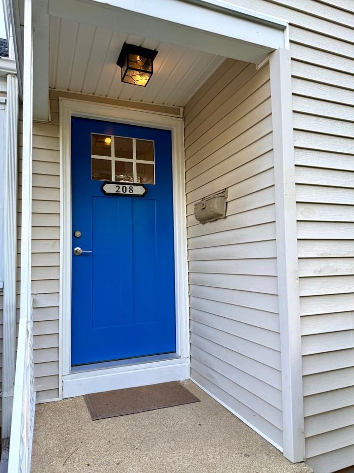 208 4th St - Photo 2 of 10