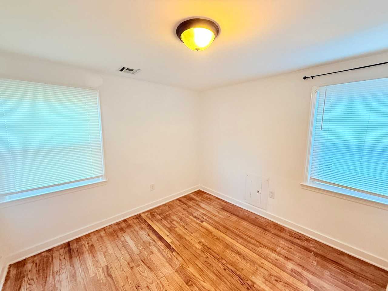 208 4th St - Photo 5 of 10