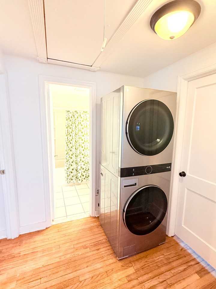 208 4th St - Photo 7 of 10