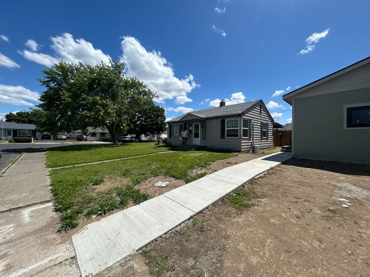 2405 W Columbia Ave - Photo 4 of 16