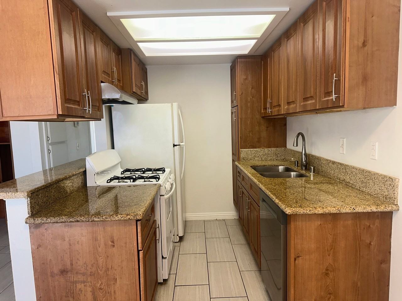 13576 Algonquin Rd #2 - Photo 4 of 14